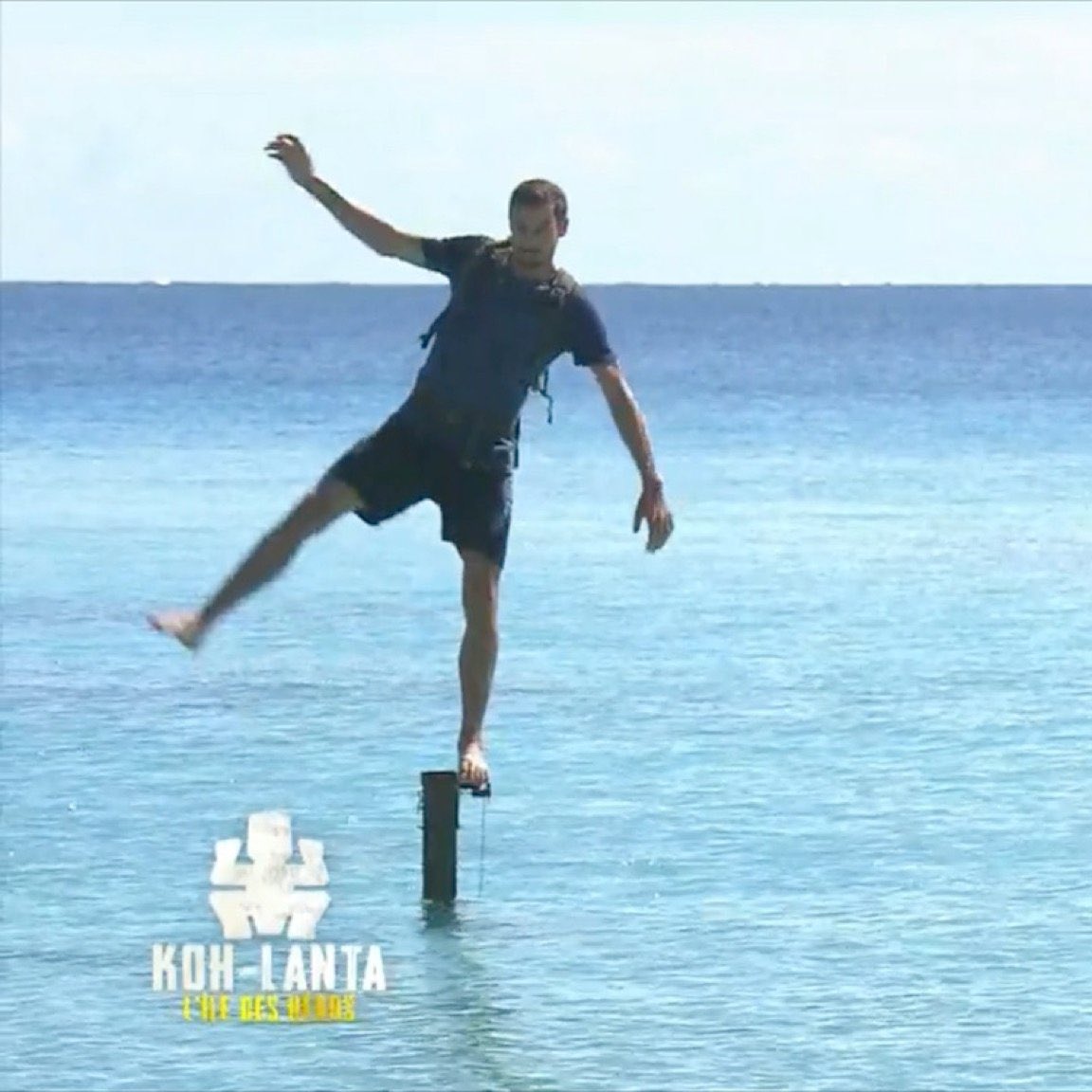 sbadr_'s tweet photo. 6 mois d’écart, deux fois le cœur brisé. 2020 résumé en deux photos. #KohLanta https://t.co/txCIONZ0P4