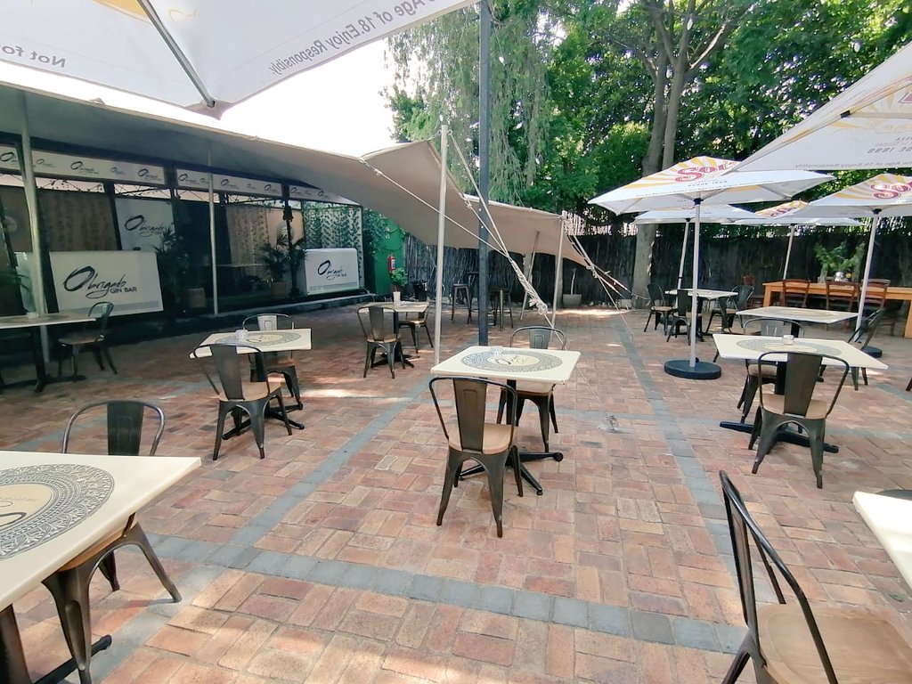 CockAndShoot's tweet photo. Home for the next 4 weeks! #obrigadoginbar is finally open! #MobileBars #DrinkBetter 🍾🍸🍷 https://t.co/TwiROg5bBx