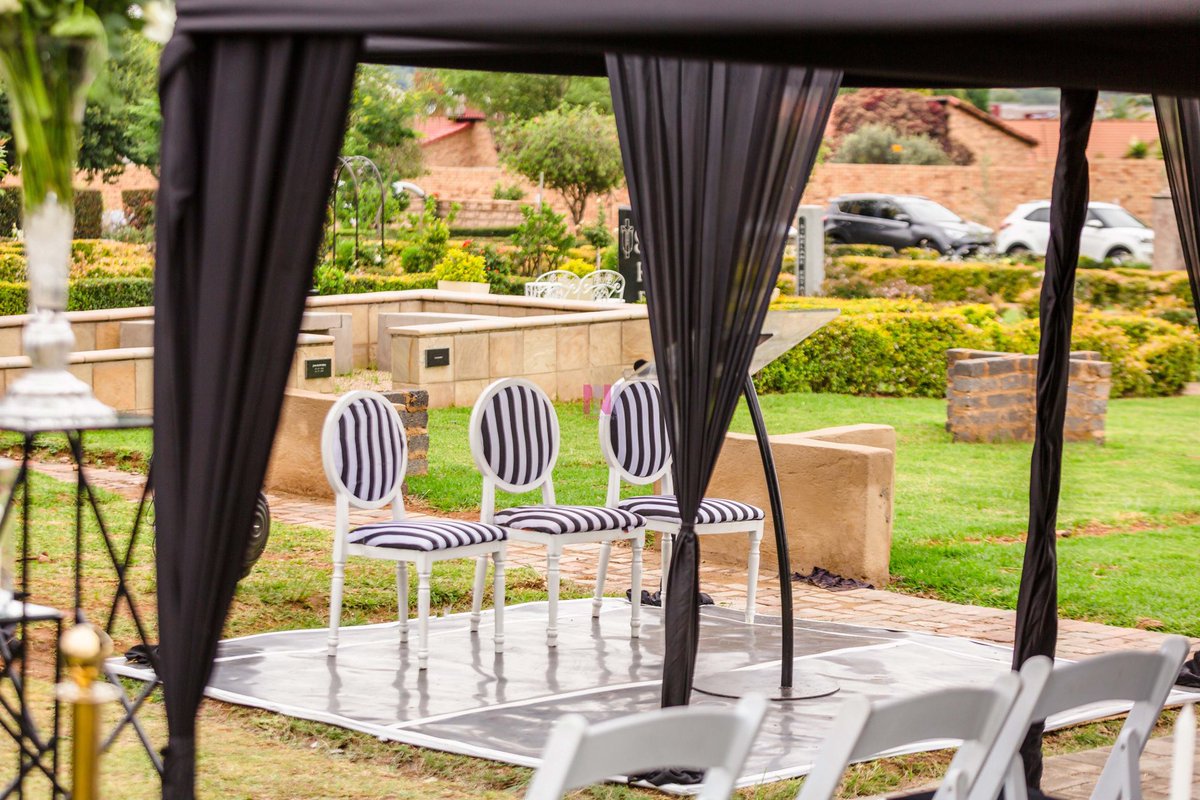 nonoevents's tweet photo. Unveiling
Thank you @mariakhitsane @tsoelokhitsane
#Black&WhiteWimbledonChairs
#ZebraLouiseChairs
#BataungMemorials #JacobsBridge
#CelebrationOfTheLifeLived
#UnveilingService
#UnveilingServiceSetup
#Deco #FurnitureHire #Flowers
#NonoEvents https://t.co/sYsm4NqgAc