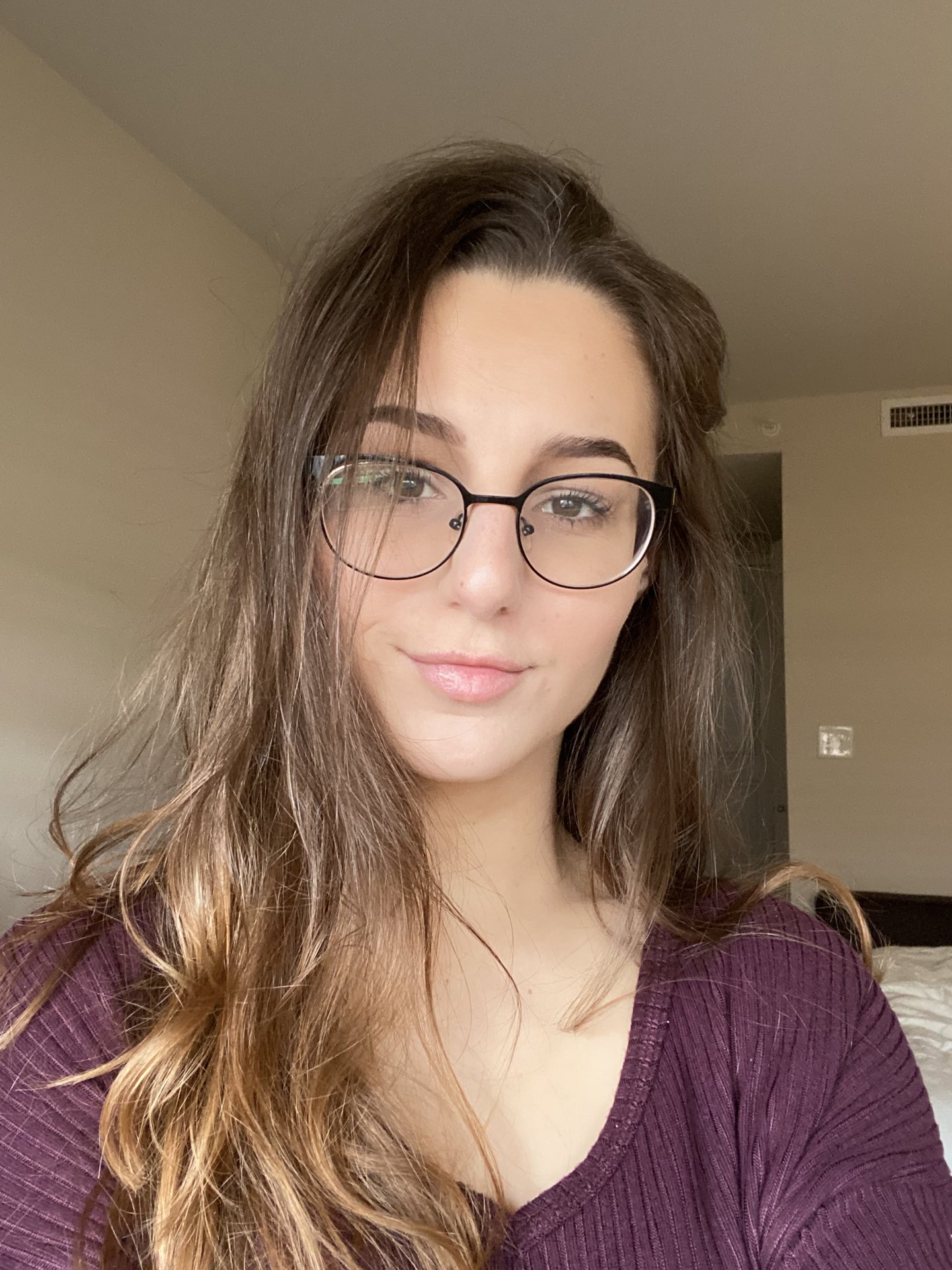 TW Pornstars - 2 pic. Mia 💕. Twitter. feelin so pretty recently 🥰. 4:25  PM - 4 Dec 2020