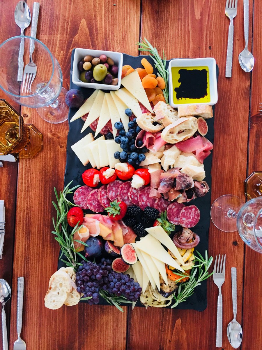 BEX_Kitchen's tweet photo. The 2020 Holiday season is upon us.  It may be smaller and quieter but BEX is here for your catering needs. Check out our Holiday menu at https://t.co/CAGypSEVji or email us at eatwell@bexkitchen.com. We looking forward to hearing from you soon.  

https://t.co/fHWCYwLMyV https://t.co/EZ28v9lTbv