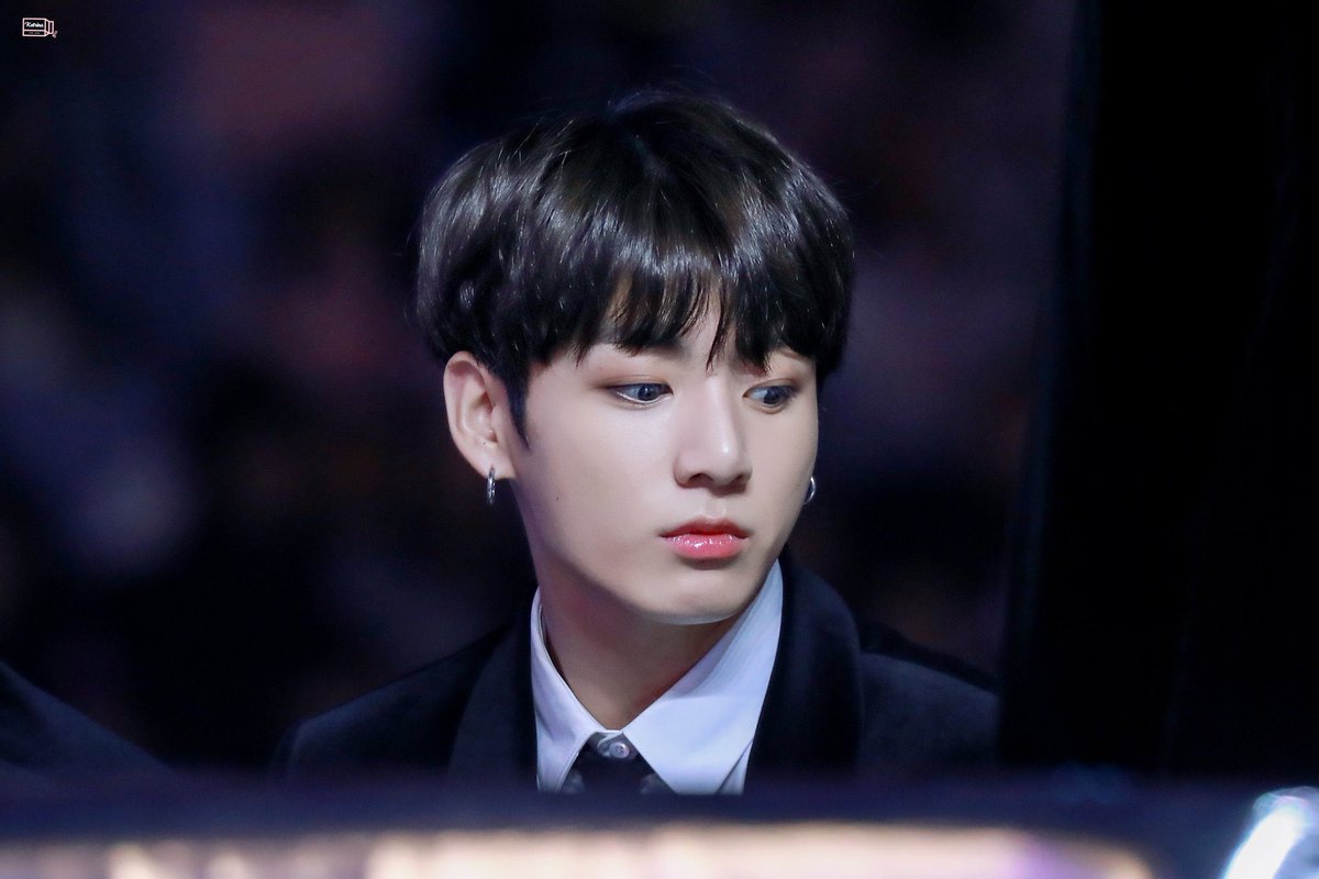 kookpiics tweet picture