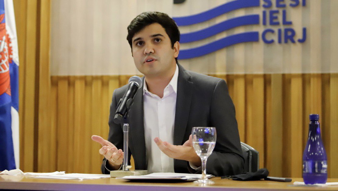 ferreirinharj's tweet photo. O maior desafio da minha vida está começando.
 
Aceitei o convite do prefeito eleito Eduardo Paes para assumir a Secretaria Municipal de Educação do Rio de Janeiro, a partir de janeiro de 2021. https://t.co/g7A6N4Eae2