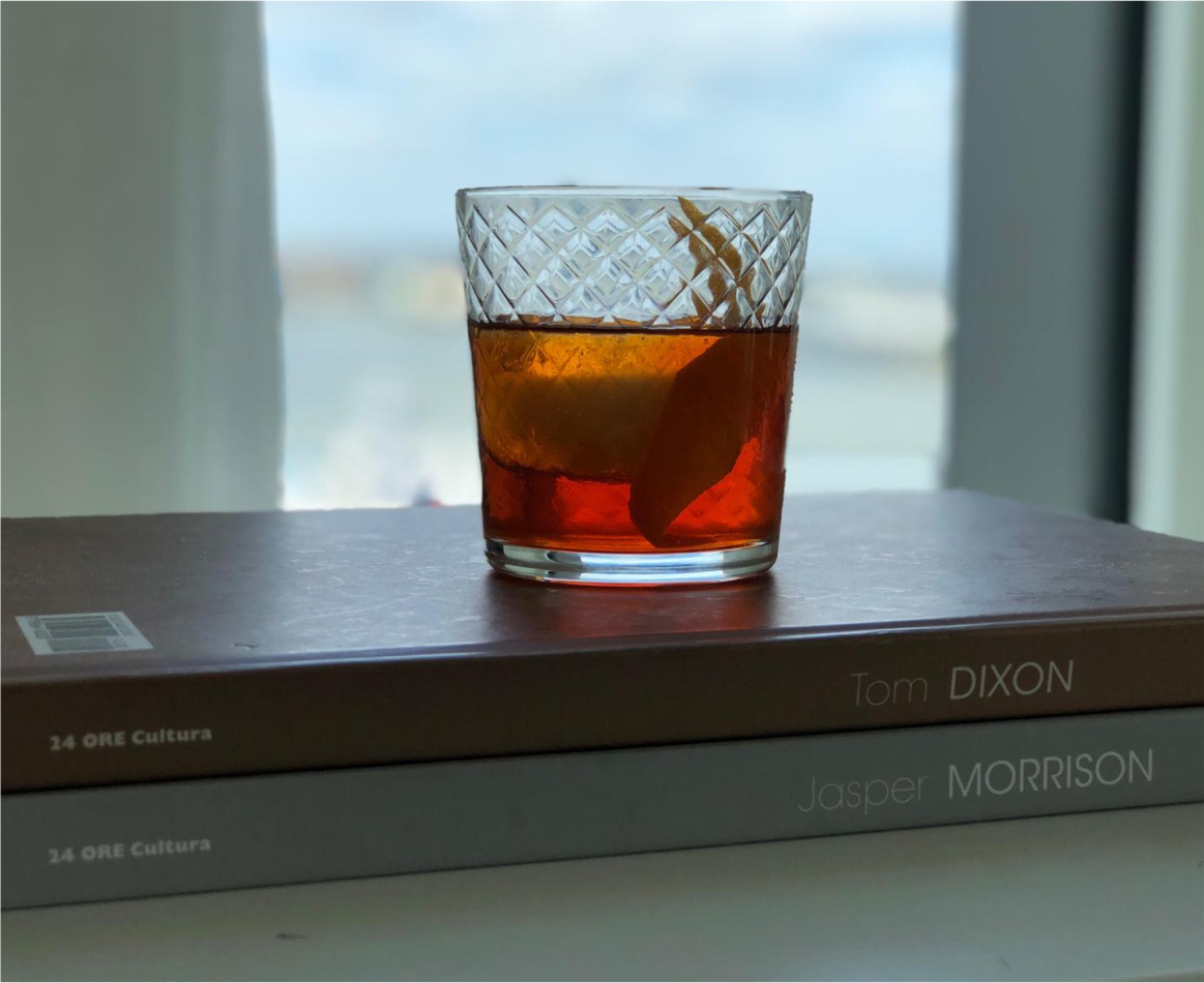 bbmaguk's tweet photo. #BBMAGUK PRESENTS THE #ITALIAN #COCKTAIL #NEGRONI London-based bilingual (#English/ #Portuguese) publication for #travel &amp; #tourism, #culture @BBMagUK @hugotolomei #cocktails #brazil #drinks #italy #drinking #drinkresponsibly 
https://t.co/2aj4ssiZsz https://t.co/vHYsnw22Hr