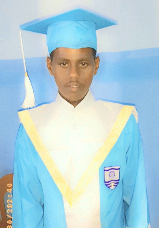 abdilahibariise's tweet photo. this great achievement to thank allah . I also thank all of our teachers and parents who have made it possible that today we graduated . https://t.co/1XuvxxM5Gi
