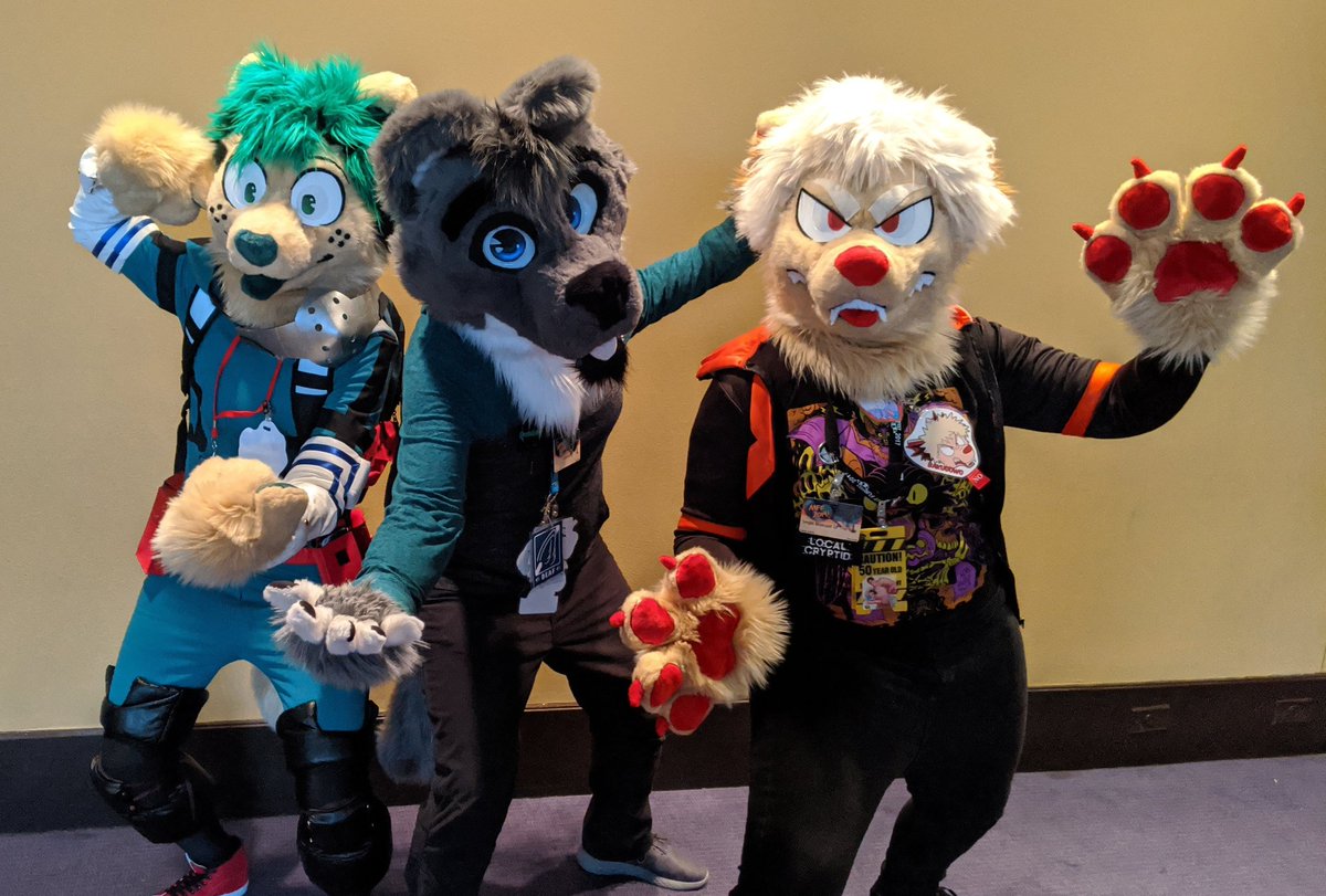 wakewolfasl's tweet image. Happy #FursuitsFriday and #MFF2019 #mff2020! I miss MFF so much, looking forward for next year! 💙