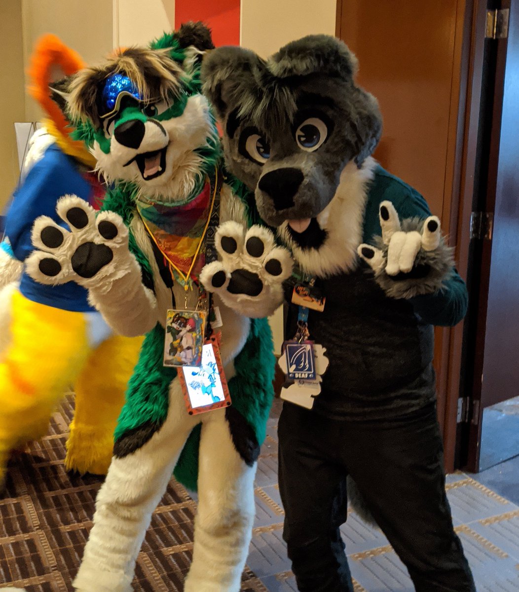 wakewolfasl's tweet image. Happy #FursuitsFriday and #MFF2019 #mff2020! I miss MFF so much, looking forward for next year! 💙