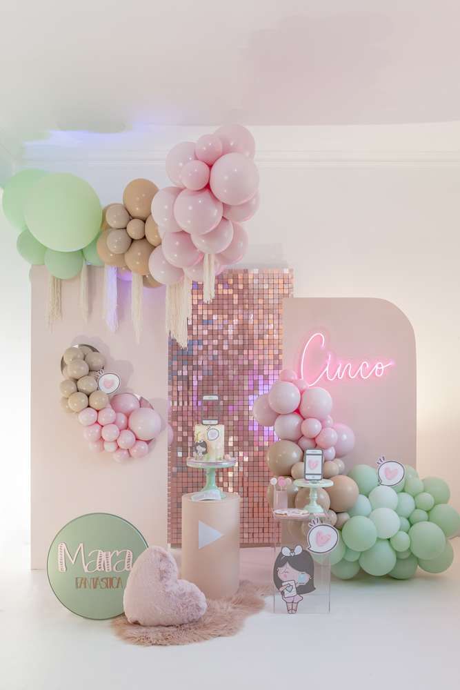 catchmyparty's tweet photo. Check out this fun YouTube birthday party! The cookies are awesome! https://t.co/FkeBY0nCDR #catchmyparty #partyideas #youtube #youtubeparty #girlbirthdayparty https://t.co/Mt7cBmUaRm