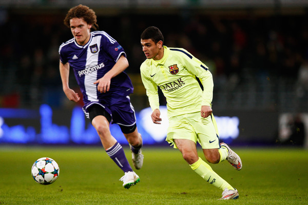 21. Mohamed El Ouriachi, chômage. 0 sélection.Été 2015. Le Barça propose un contrat à « Moha » qui décline pour signer à Stoke City. Flop, il n’y jouera jamais. Puis Shrewsbury, Heart of Midlothian, Espanyol B, Badalona (D3), L’Hospitalet (D4). Sans club depuis cet été.