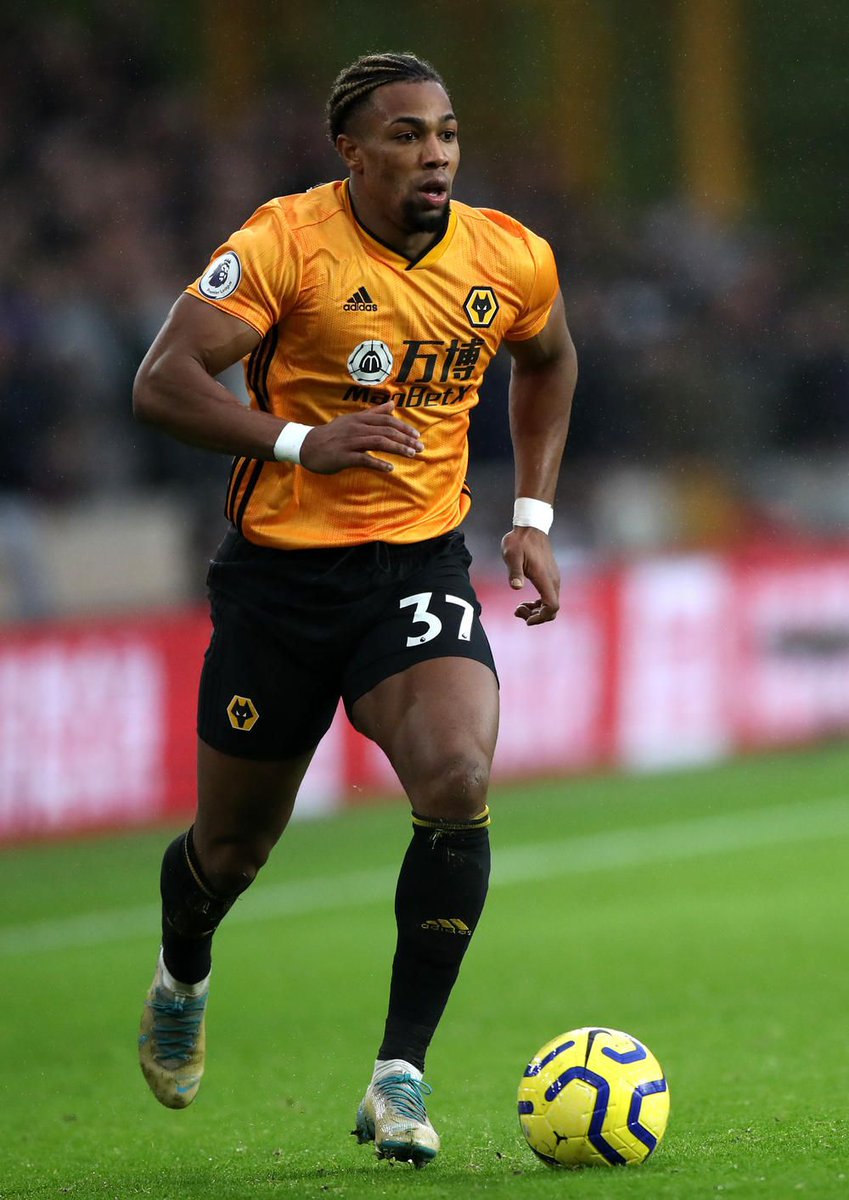 23. Adama Traoré, footballeur. Wolverhampton 5 sélections. 1 Coupe du Roi, 1 Supercoupe d’Espagne.Malgré 1 but, seules 4 apparitions pour lui en A. Il choisit l’Angleterre en 2015, avec succès : Aston Villa, Middlesbrough et les Wolves où il régale de son explosivité.