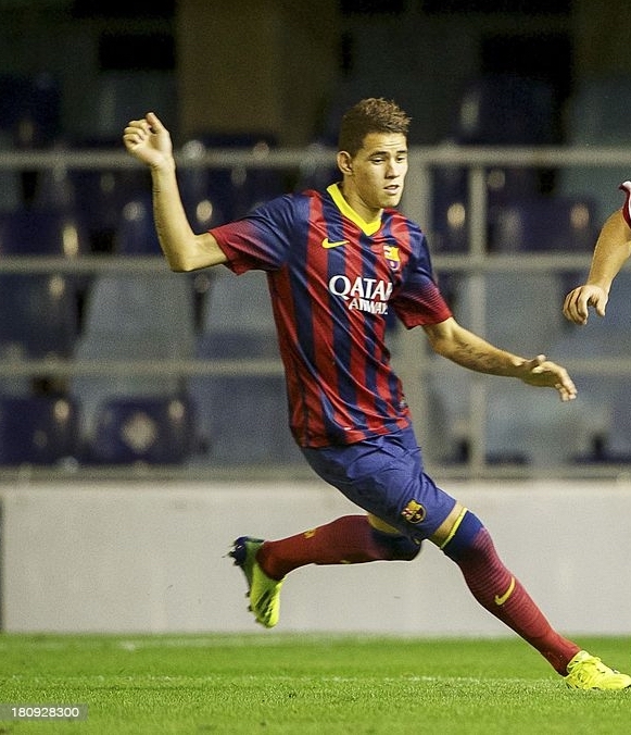 24. Antonio Sanabria, footballeur. Bétis. 20 sélections.Maigre palmarès, mais joli CV pour un buteur qui n’a pas eu sa chance au Barça : Sassuolo, AS Roma, Gijon, Genoa et Real Bétis. Gros problème d’irrégularité à régler, mais le talent est bien là.