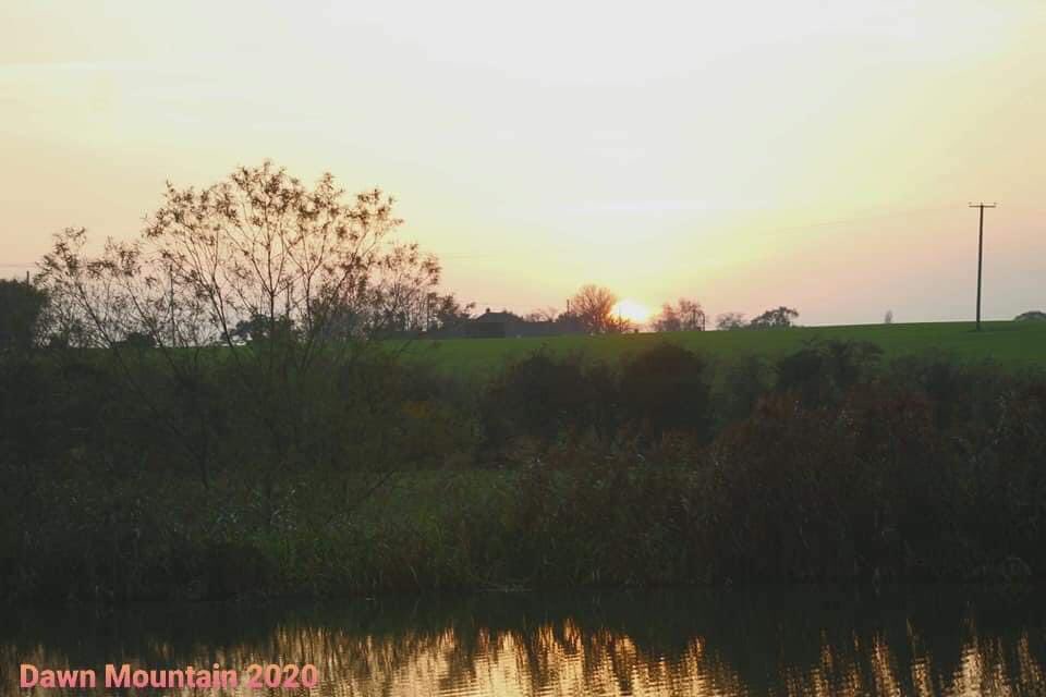 NWDCTrust's tweet photo. At the going down of the sun. Pictures sent to us by Dawn Mountain #NorthWalshamandDilhamCanalTrust #NorthNorfolk #NorthWalsham #Dilham #Norfolk #NorfolkMills #Canal #Waterway #Nature #Wildlife #VisitNorfolk #VisitNorthNorfolk #picoftheday #eawa #iwaf https://t.co/KfmAXpmPoG