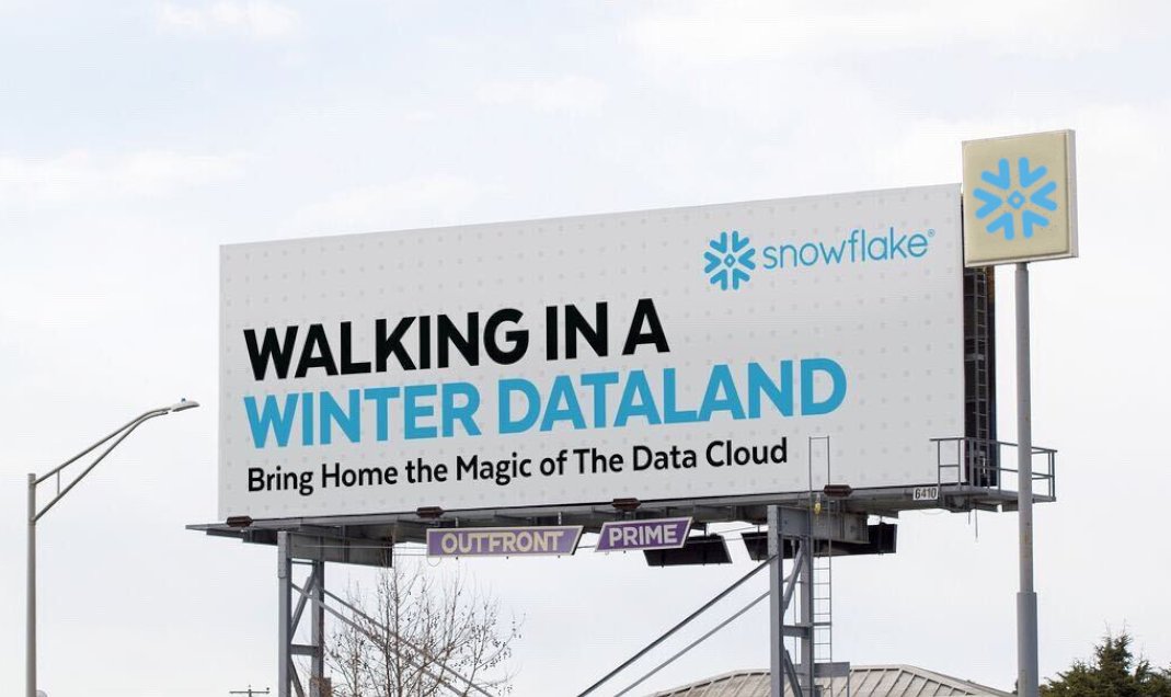 I love the new <a href="/SnowflakeDB/">SnowflakeDB</a> billboards. Unfortunately none in Texas at this time. #DataCloud #Holidata