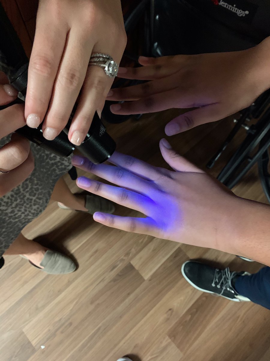 Today, Health Science is learning the importance of PROPER washing to decrease germ spread! Using our fun black lights to see how well they scrubbed!🦠🚫 #washyourhands #stopgerms #humblecte <a href="/HumbleISD_CTE/">Humble ISD CTE</a> <a href="/HumbleISD_HHS/">Humble High School</a>