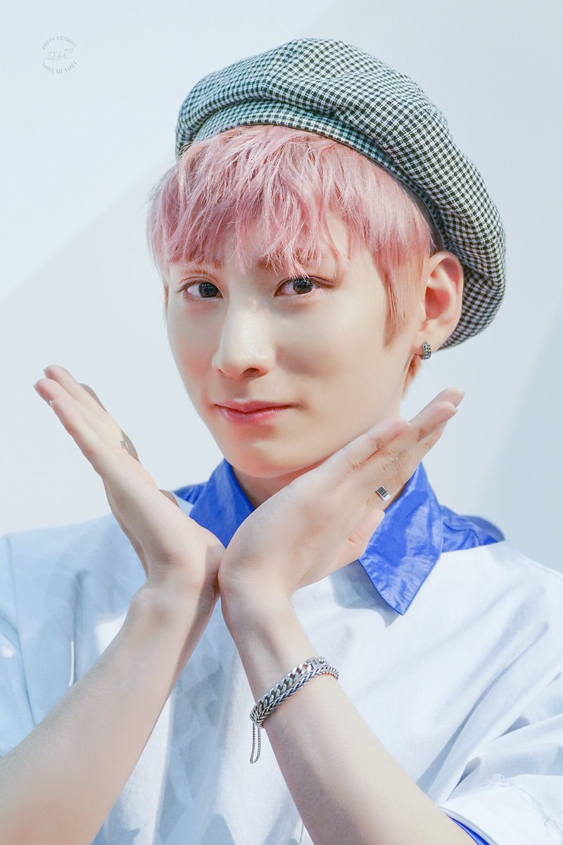 how to make your twitter pink: a short thread