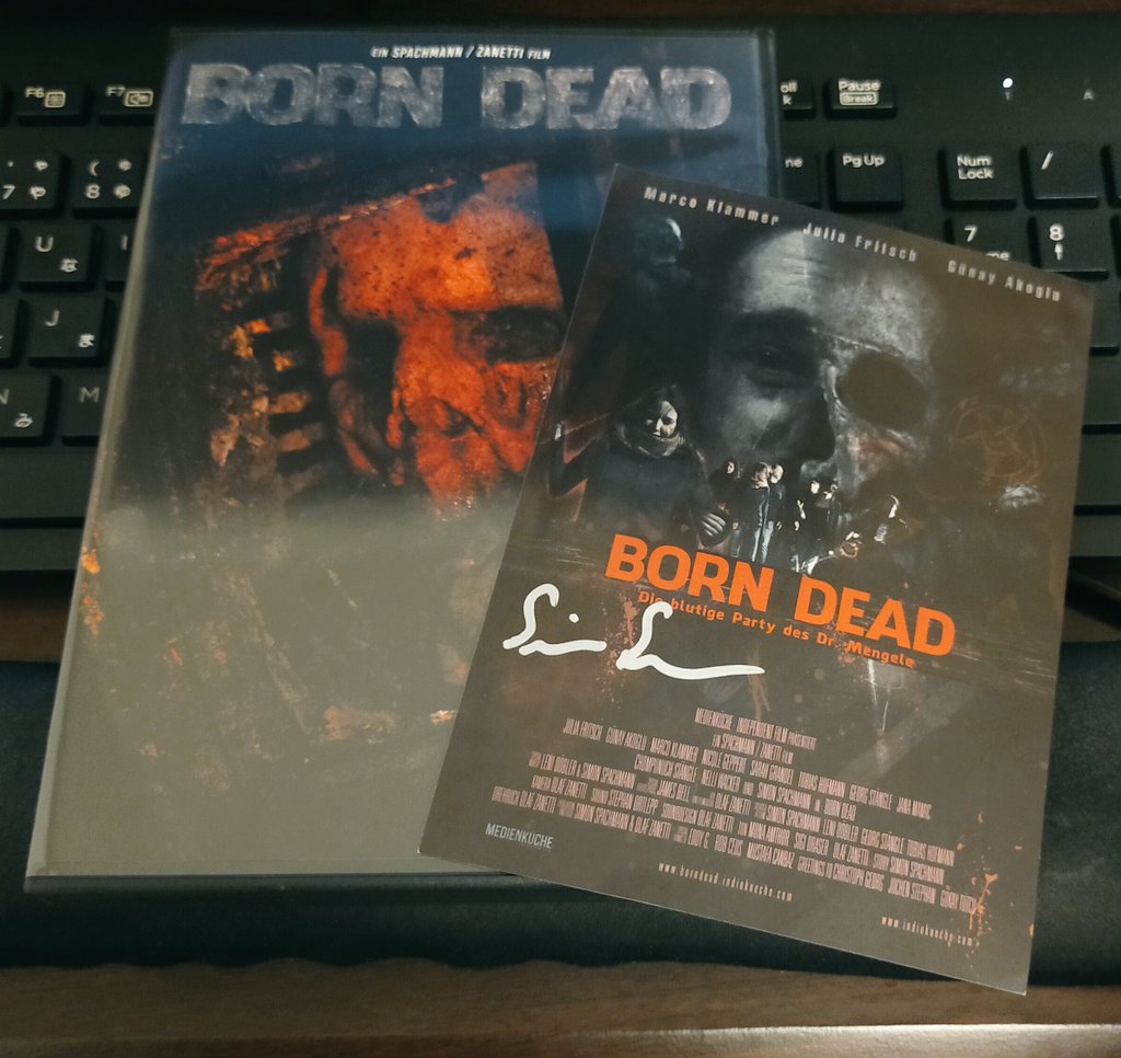 O Xrhsths M Fischer Sto Twitter 新宿ビデマで Born Dead Dvdをゲット 監督のサイン入りチラシ付きでラッキー 分弱の短編ながら 気合い十分のジャーマン ゴアのゾンビ映画 人体破壊描写のエグさが パン屋を営む監督が作ったとは思えないほど気持ちいい