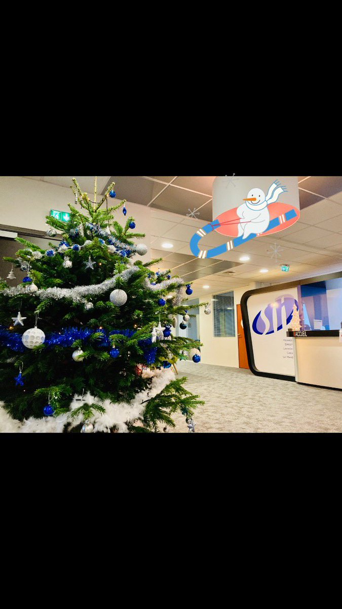 a_queffelec's tweet photo. @sii_ouest passe en mode Noël 🎄🎁 https://t.co/IoNfuYPHsz