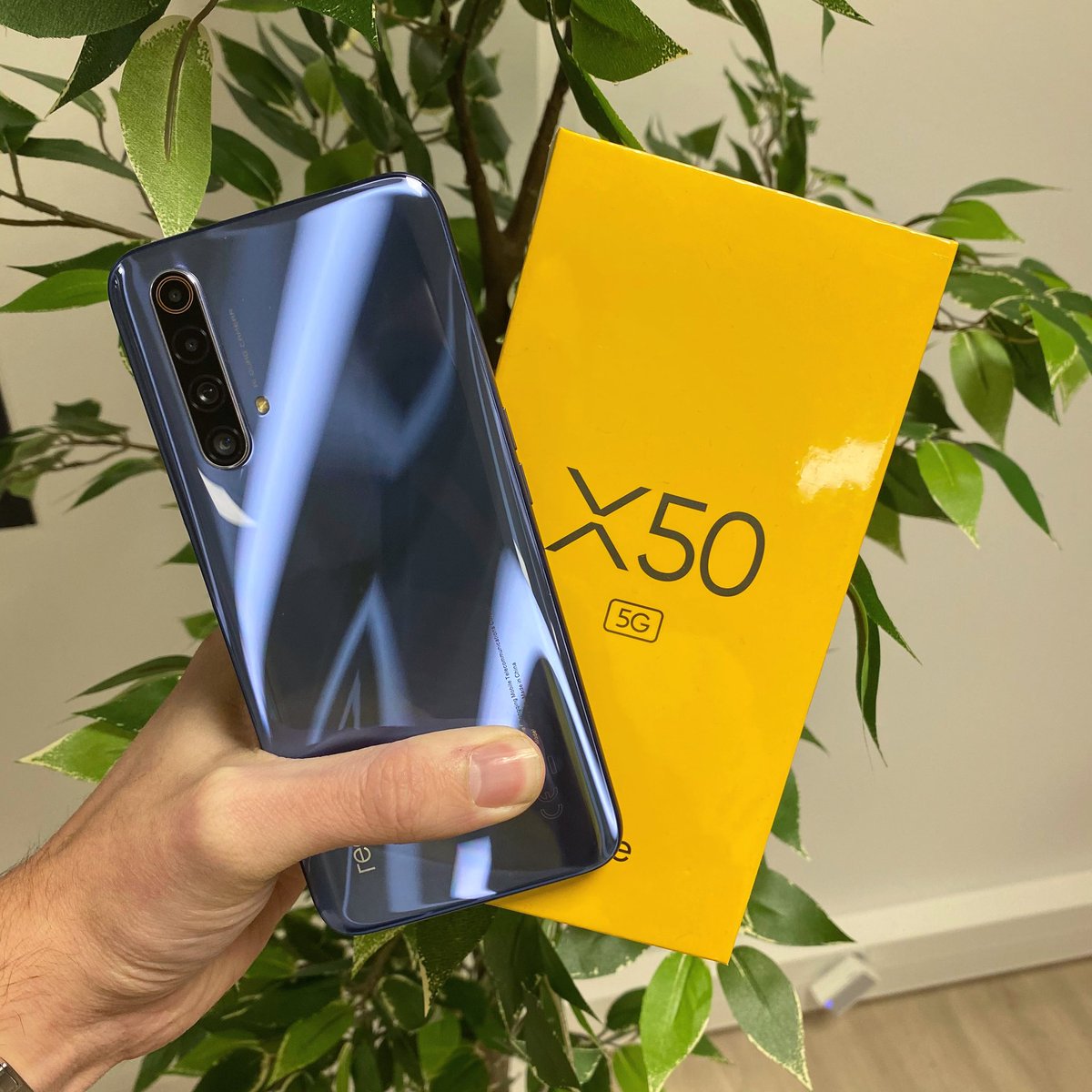 AppyOfficiel's tweet photo. ⚠️On vous offre le #realmeX505G ! La grosse bombe de @realme_France 🎁

Voici le lien de l’app:
👉 https://t.co/R3KXVwFKIO👈
⠀
#beappy #appy #concours https://t.co/0nAiefAjKe