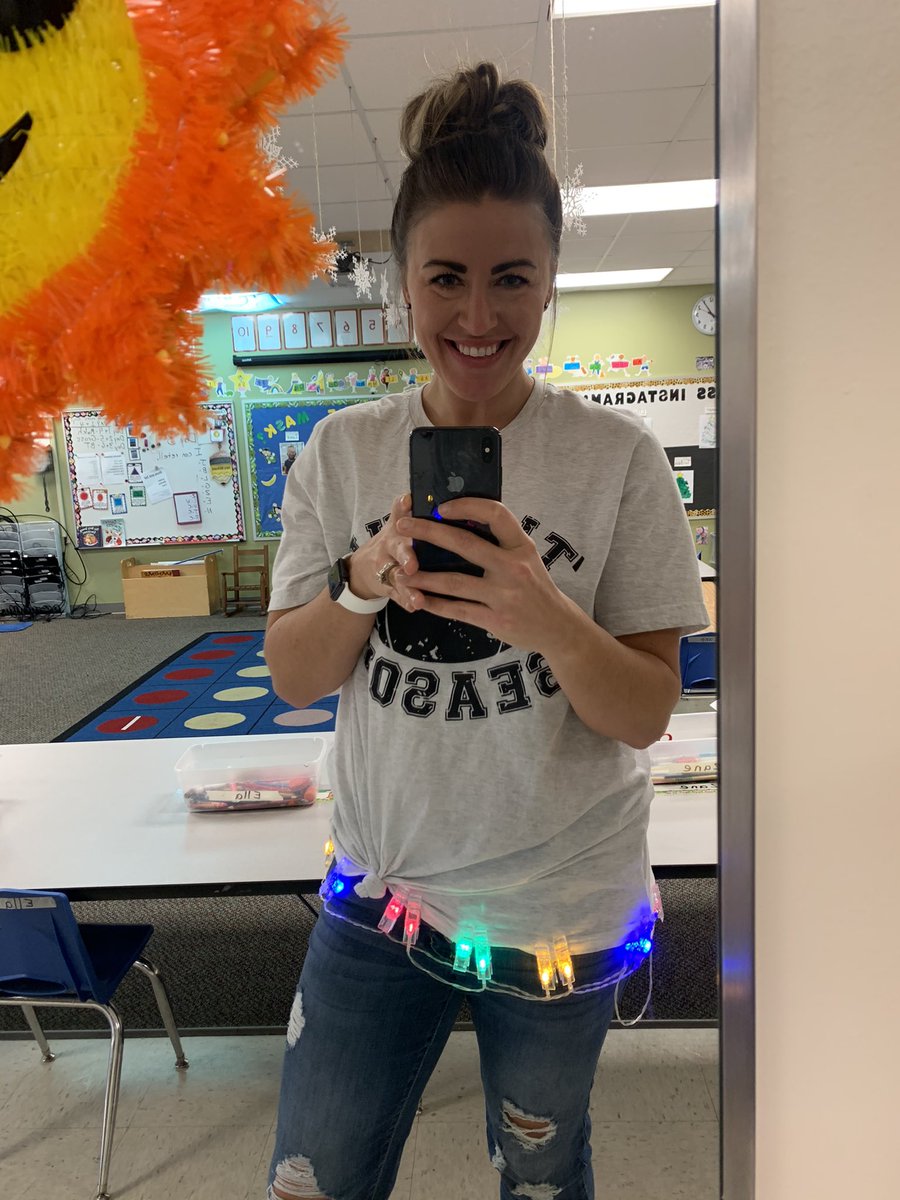 MrsKock1's tweet photo. Shine bright like a diamond!
Day 2 of 12 days of staff selfies. 
#TEAMAHSTW https://t.co/7o7mfLKNef