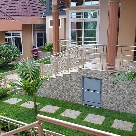 IddyMayeye's tweet photo. KARIBU MWITONGO GARDEN HOTEL kwa huduma bora,Chakula safi,Malazi bora,usalama wa kutosha kabisa 
Hii ni hotel ya kisasa kabisa ndani ya mkoa wa kigoma ,
Wasilana nasi kwa no:0717282218 &amp; 0717008809 
#HakikakigomaYetu
#TunaijengaWenyewe
#wataliWaNdani https://t.co/QFG6RWcpNT