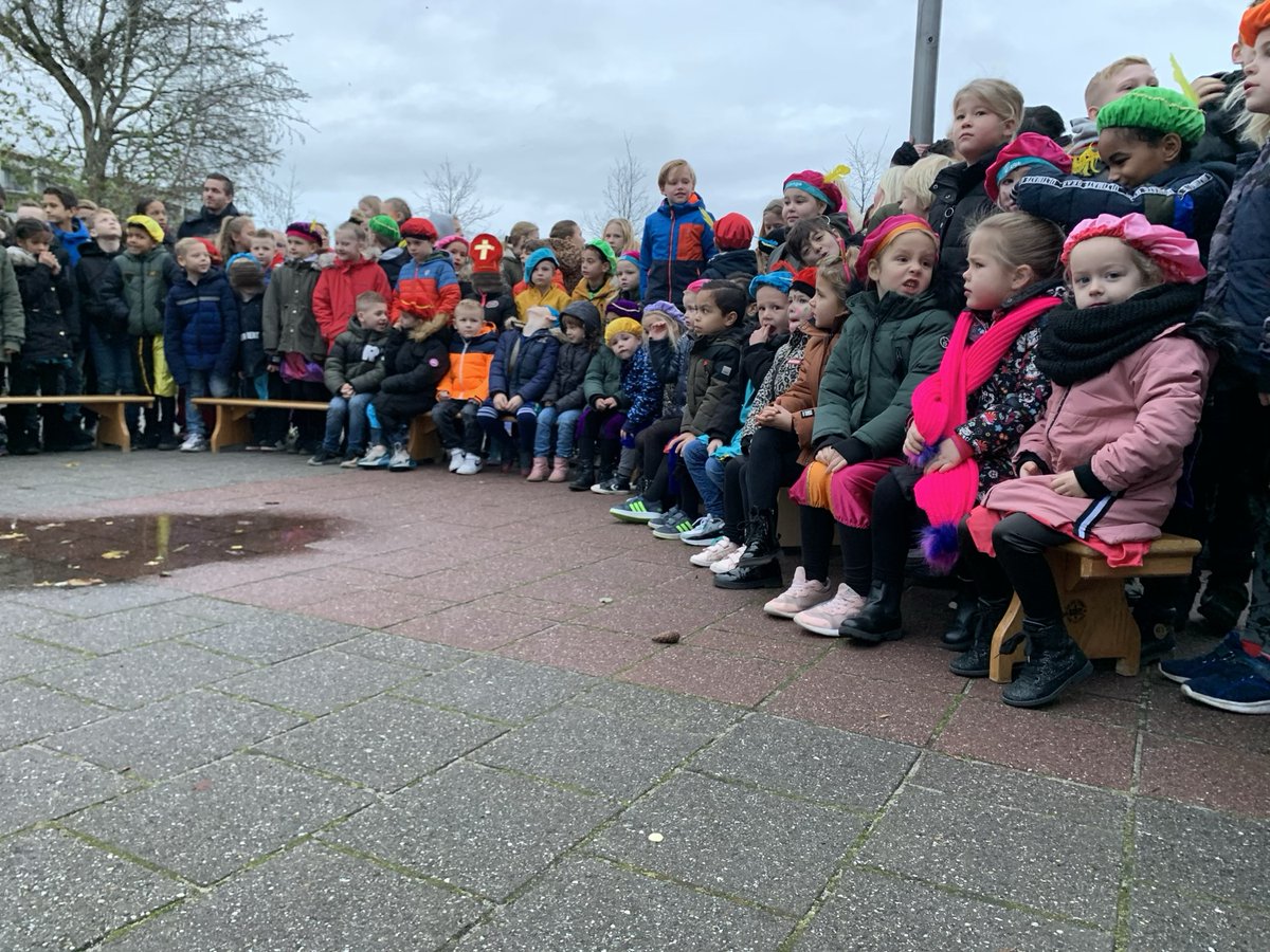 devlieberg's tweet photo. Vandaag vierden we een prachtig Sinterklaasfeest op de Vlieberg!
#Vlieberg #DenHelder #Vieren #Sarkon #Sinterklaas https://t.co/WDffnrqu9t