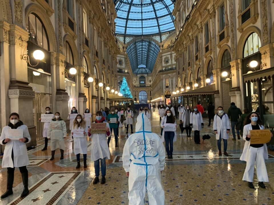 thetinyflame's tweet image. #SBLOCCATESSM2020 #mediciostaggio #ssm2020
#mediciinostaggio
Photo: Camilla Bianchi