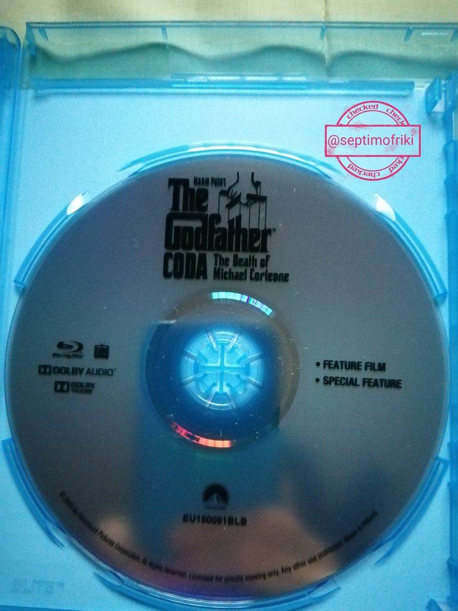 Cortesía de Paramount me ha llegado esta maravillosa edición de El Padrino III. Recientemente restaurada y reeditada por Francis Ford Coppola por el  30° Aniversario de la cinta. Incluye un nuevo comienzo y un nuevo final y cambio en las escenas, planos y BSO. #ElPadrinoEpilogo