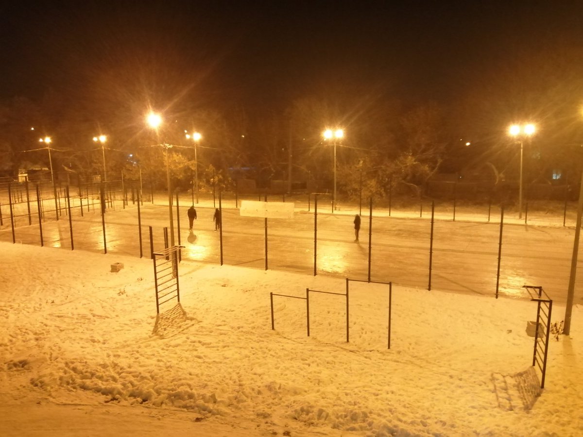 Ура! Открылся зимний сезон. Всех приглашаем на каток школы 21!
Сотрудникам школы огромное спасибо за прекрасный лёд!