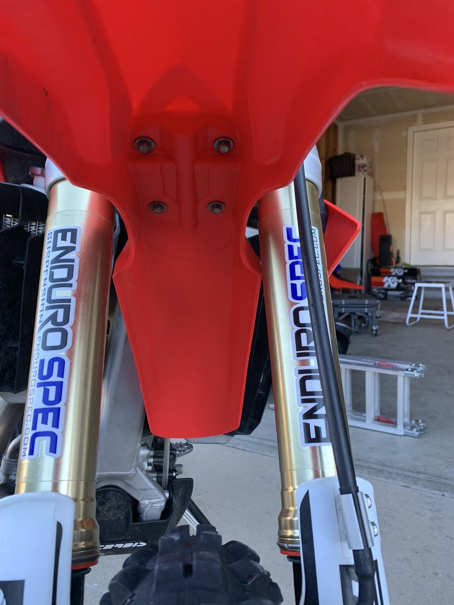 Vinny2Tim3s's tweet image. Nothing like some fresh bump sticks from EnduroSpec! If you’re in Colorado, or even if you’re not, Warren does pristine work! Check them out. #endurospecsuspension @WorksConnection @fmf73 #ogiomoto @MikaMetalsUsa #mikametals #mikamob