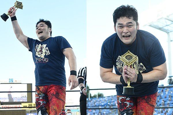 Toru Yano with things in his hands a thread