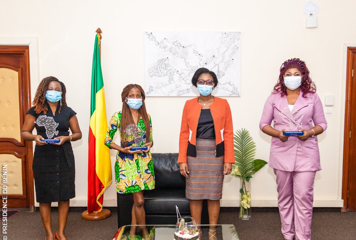 innovationbenin's tweet photo. La Ministre @AurelieASZ  a reçu ce jeudi 03 décembre 2020, les trois lauréates du challenge "Amazones du digital" qui a eu lieu dans le cadre de l’édition 2020 de la @Senum_Benin.

Lire le compte rendu intégral => https://t.co/MYckrX86Y8 

#BeninNumerique #SENUM2020 https://t.co/GIGLcB3s3i