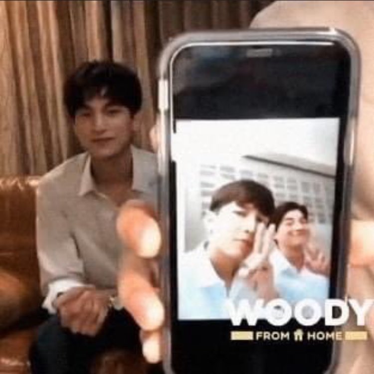 ddeongwuuuu's tweet photo. Mew posted his favourite picture😭
#รักนะครับบบบบบ https://t.co/JrDhsPpYKq