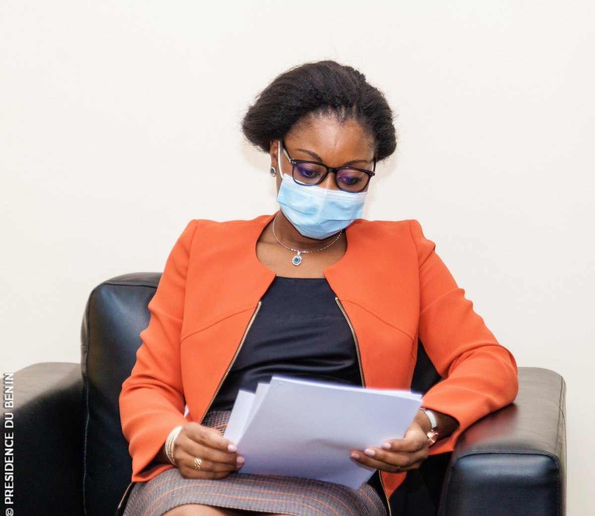 innovationbenin's tweet photo. La Ministre @AurelieASZ  a reçu ce jeudi 03 décembre 2020, les trois lauréates du challenge "Amazones du digital" qui a eu lieu dans le cadre de l’édition 2020 de la @Senum_Benin.

Lire le compte rendu intégral => https://t.co/MYckrX86Y8 

#BeninNumerique #SENUM2020 https://t.co/GIGLcB3s3i