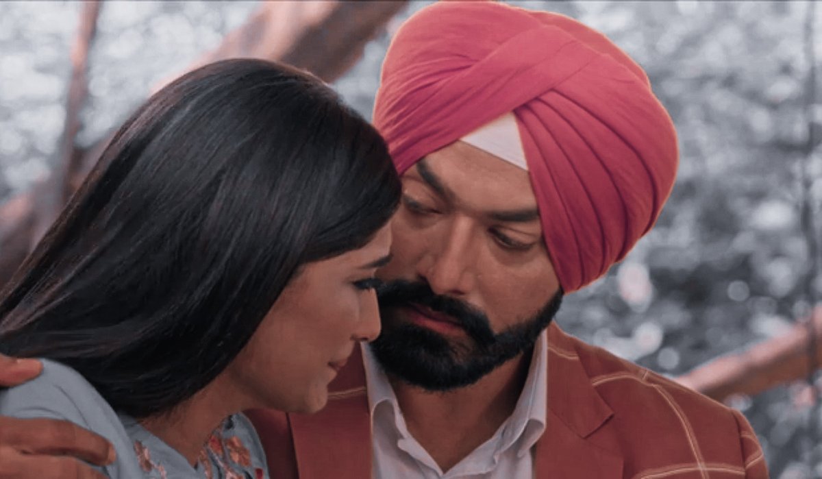 They were both in pain and then too understood eachother's pain, comforted and supported eachother  #ChotiSarrdaarni  #MehRab #AvineshRekhi  #NimritKaurAhluwalia