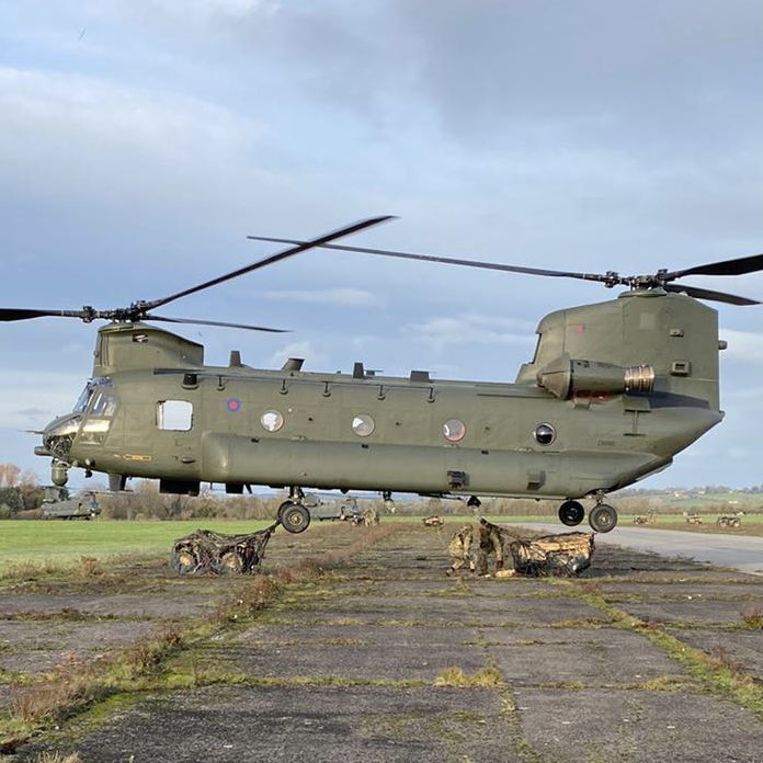 Our drivers showing off their diverse skill set today - rigging and hooking up loads for the 2 PARA Battlegroup.

@16AirAssltBde 🇬🇧🇫🇷🇺🇸

#AdUnumOmnes #AllToOneEnd #AlwaysReady #BritishArmyLogistics #WeAreTheRLC #TogetherWeDeliver #StrongerTogether #PrépaOps #AcrossAllBoundaries