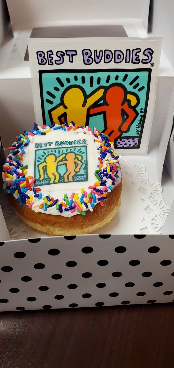 DKC1018's tweet photo. This sweet treat was left for me this morning by one of our dedicated educators here at @MonroeOneBOCES (she is also one of my former West Irondequoit students!) Thank you @LizaBeardsley for your dedication and passion for inclusion! @donutsdelite @BestBuddiesNY https://t.co/Vmd0seodxc