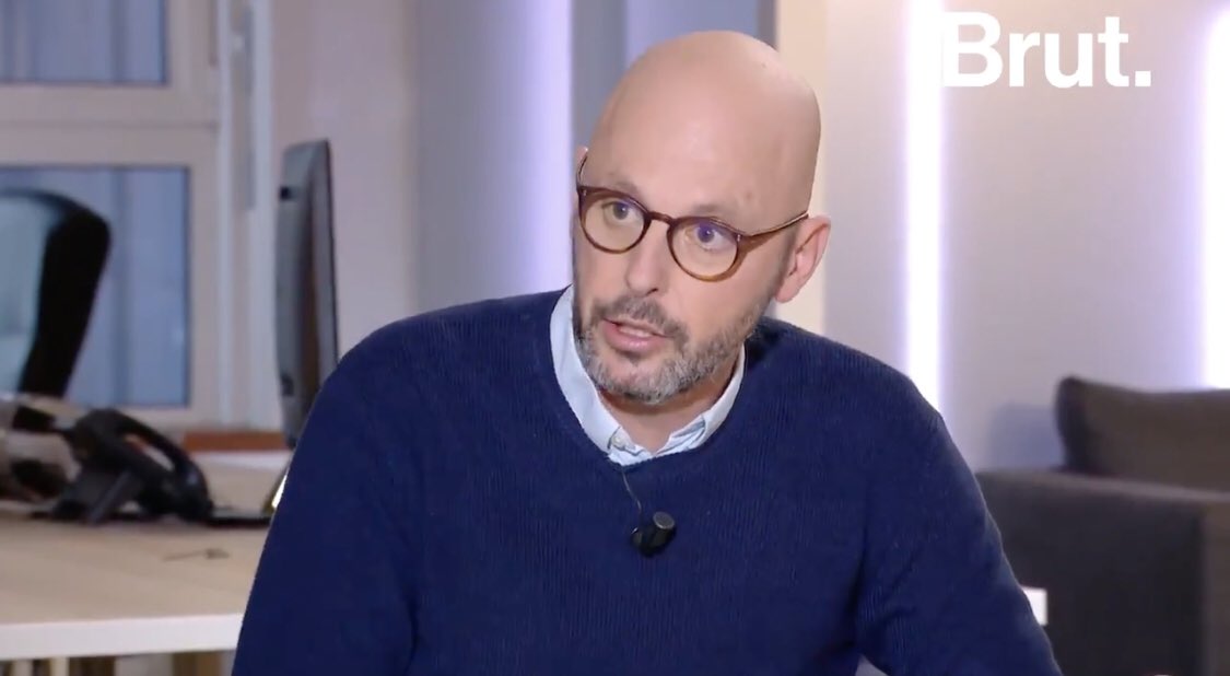 Gros coup de frais sur la forme. On en sait + sur le fond, et sur #Macron. Je retiens le “Aidez-moi” lancé par le Président. Et son concept bancal de coproduction de l’image de la France après les violences policières. Bravo à <a href="/RemyBuisine/">Remy Buisine</a>, Yagmur Cengiz et @thomassnegaroff #Brut