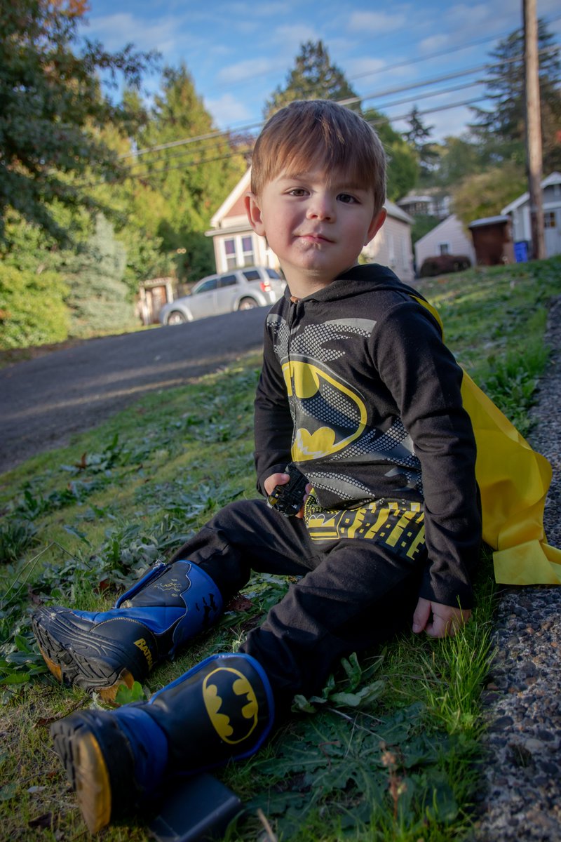Canna_503's tweet photo. There isn't a day this kid doesn't wake up, and doesn't think is isn't #Batman ..

#comics #inspirational #inspired #InspiredByYou #comic 
#Marvel #MarvelLegends 
@BatmanvSuperman #Superman #arkhamknight #arkhamcomics https://t.co/vuoOZ20NS1