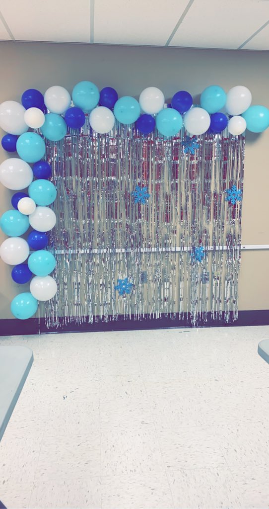 Christmas has always been my favorite holiday to decorate for, and I couldn’t wait to share that with my #TargetFam. Peep our winter selfie wall! #T0634 #TisTheTargetSzn        🔹🤍🔹