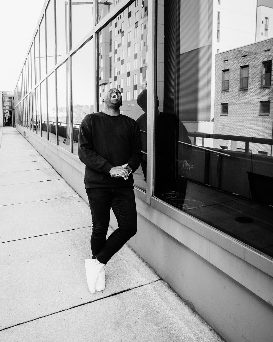 reggieflowers_'s tweet photo. Me + a random note 📝 https://t.co/ohJnyyHzDR