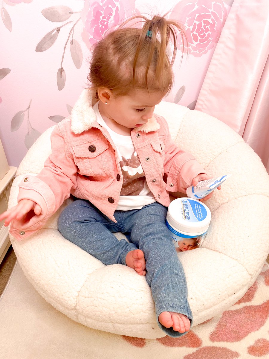 gorjessmoments's tweet image. #ad Hey Mamas! @TriplePaste is an absolute MUST to add to your changing station and diaper bag! This secret weapon works overnight to help prevent and soothe your little ones diaper rash! 🙌🏻 #TriplePasteRelief #TriplePaste