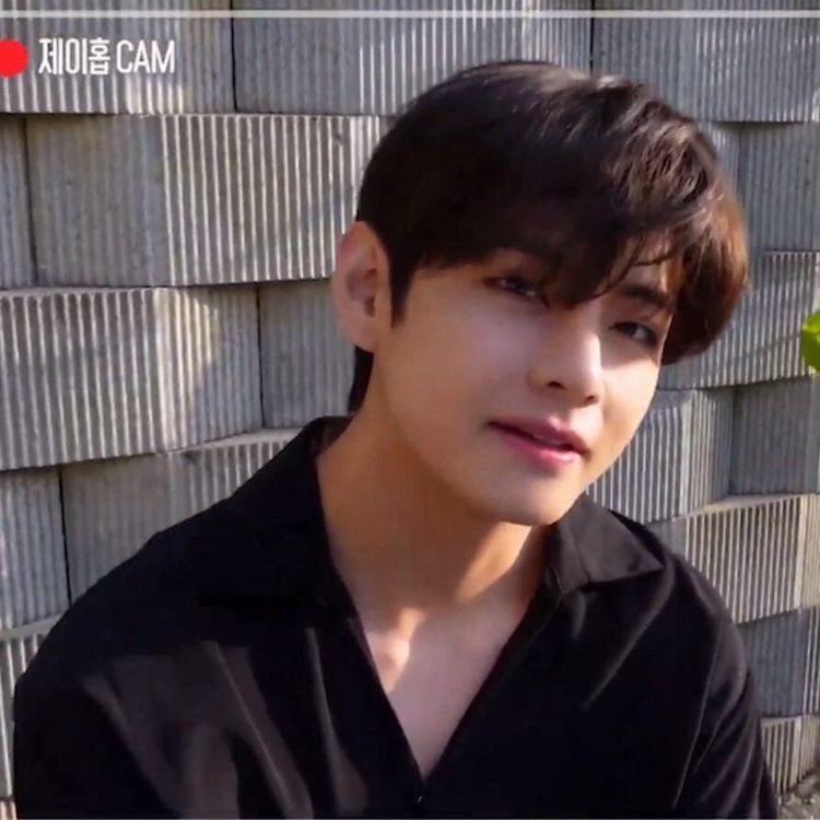 chornor9597's tweet photo. ยอมรับว่าช่วงนี้เหนื่อยๆท้อๆ แต่พี่แทฮยองหล่อมาก https://t.co/gCdmTzERii