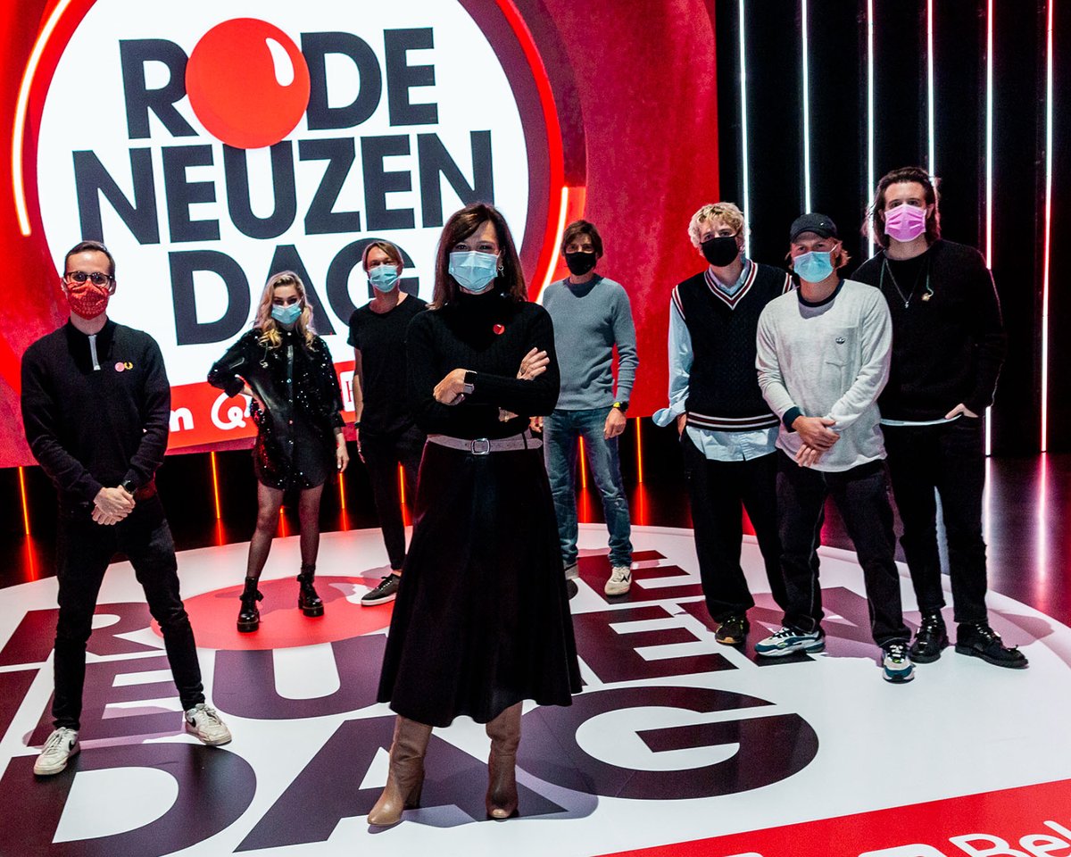 DPGMediaBE's tweet photo. Wat een TOPeditie van @rodeneuzendag!🔴10u live radio, 50 artiesten, 60.000 jongeren volgden de online Rode Neuzen (k)Uur &amp; 800 Rode Neuzen Scholen. En nog goed nieuws: dankzij de Vlaamse regering gaan we van 5 naar 16 OverKop-huizen. Merci, Vlaanderen! 👉 https://t.co/YEOpClXOP3 https://t.co/I3faBuXUUf