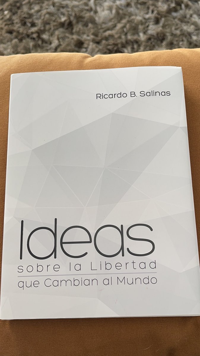 RicardoBSalinas's tweet photo. ¿Les interesaría leerlo... lo comprarían en formato digital o impreso? Sigo pensando si sacarlo a la venta o dejarlo solo para lectura de colaboradores, son 3 libros con IDEAS mías para compartir.

¿Qué opinan? 🤔 https://t.co/i4i1EjjgJo
