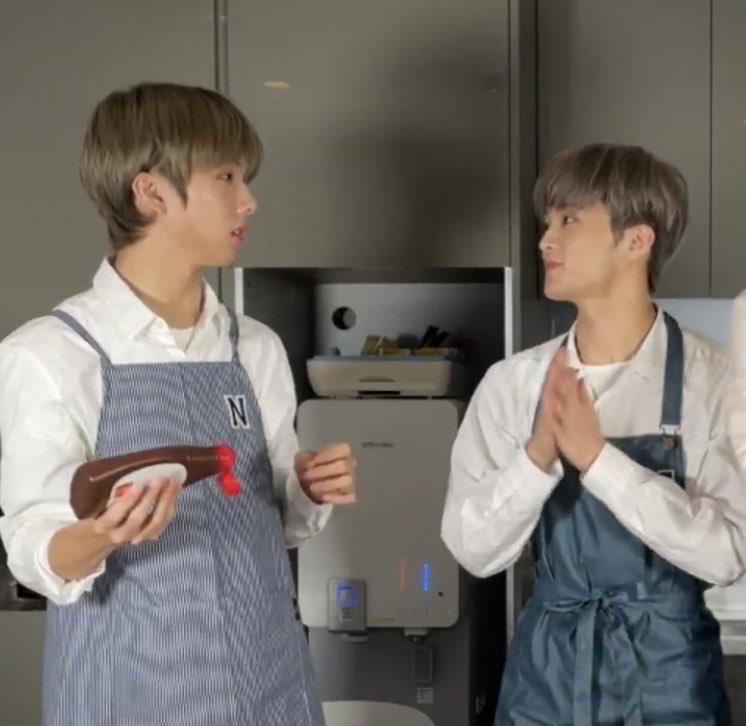 แม่บอกให้เลี้ยงน้อง