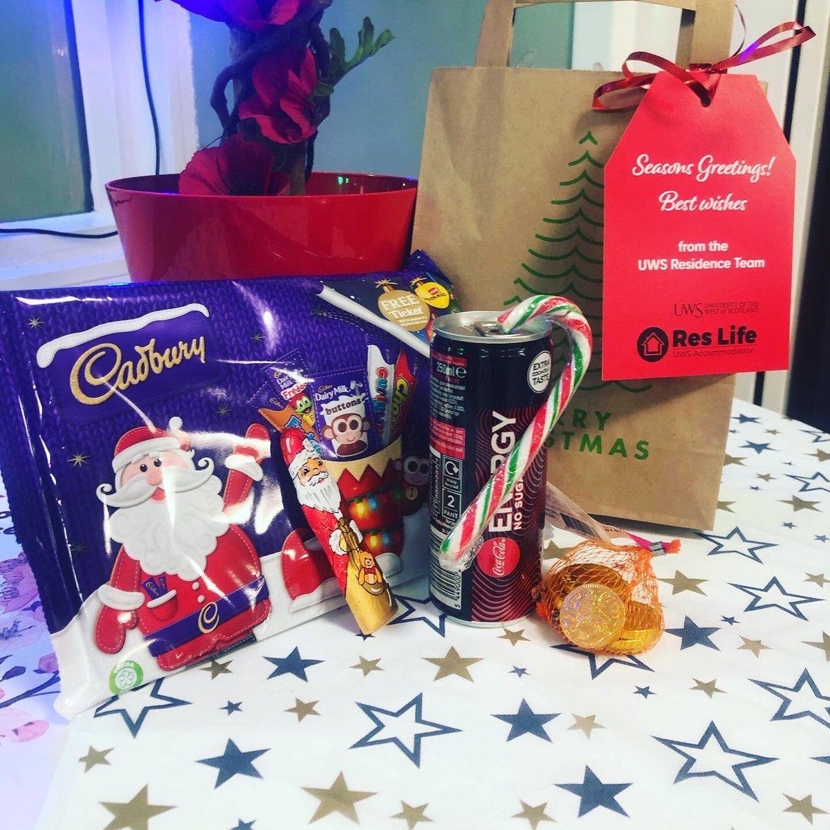 It’s been another busy week at Paisley Ayr Residences!Santa was onsite again today and with our fabulous ResLife team delivered a festive treat for all our residents! 
Another huge thank you to UWS catering team who helped source the goodies for us
#uwsreslife @uniwestscotland