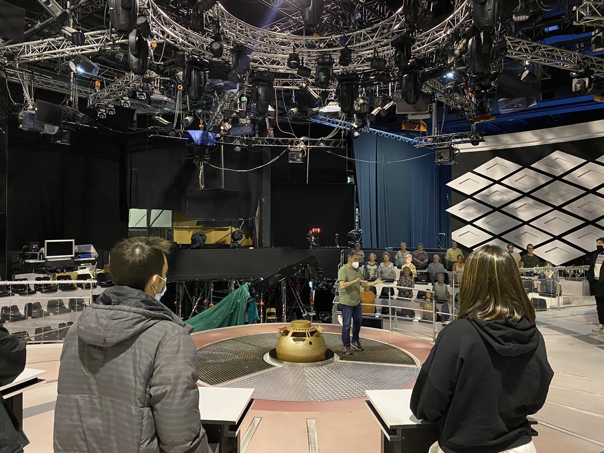 GestTraining's tweet photo. 💥😍 Conociendo los equipamientos técnicos de los platós de @ahoracaigo y @A3Boom 💪 #MasterGestmusic https://t.co/gXPtkJRqDp