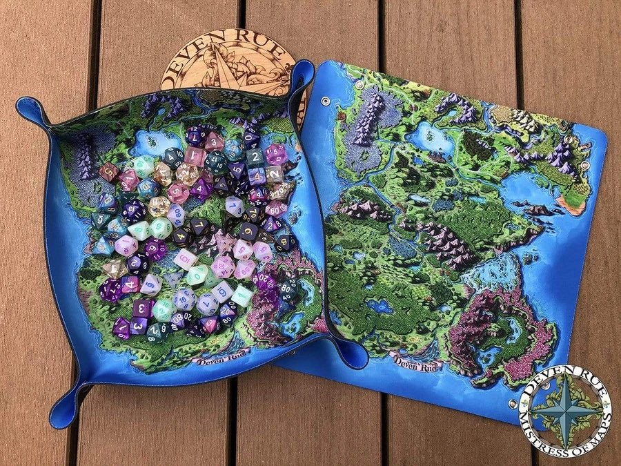 talonclaw's tweet photo. 🐉🎲GIVEAWAY🎲🐉

We are giving away (2) gorgeous Taur'Syldor Snappy Dice Tray’s from @DevenRue! 

To enter: Like, Follow us &amp; @DevenRue &amp; retweet! 

Winners will be randomly selected 12/6 #dnd https://t.co/4WsuYXakuA