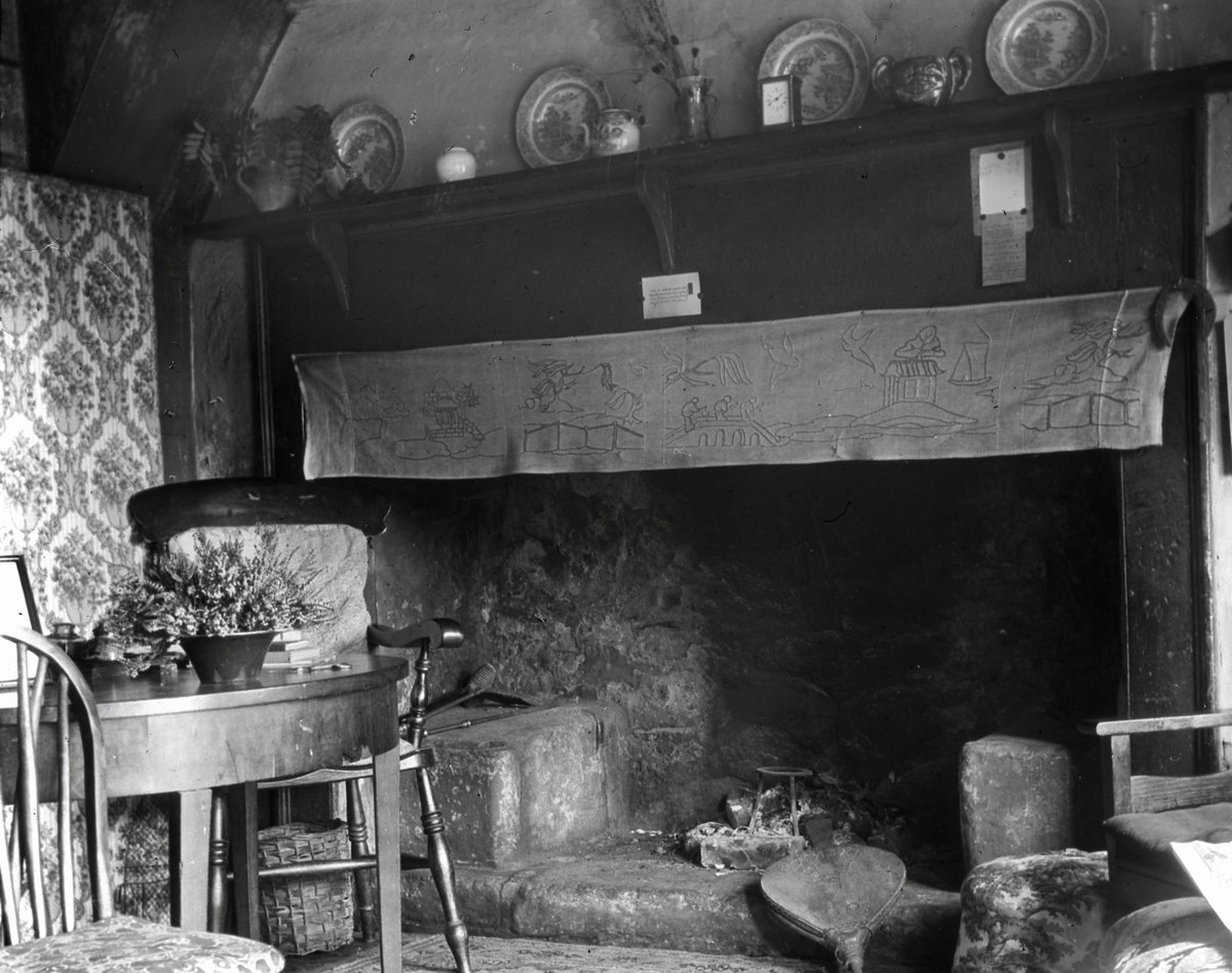 Farmhouse Kitchen
1910s

There is so much love in this room 💗

#Devon #fortheloveofarchives
#YourDartmoorOurDartmoor
#cottagecore #willowpattern

Worth Collection

dartmoortrust.org/archive/record…