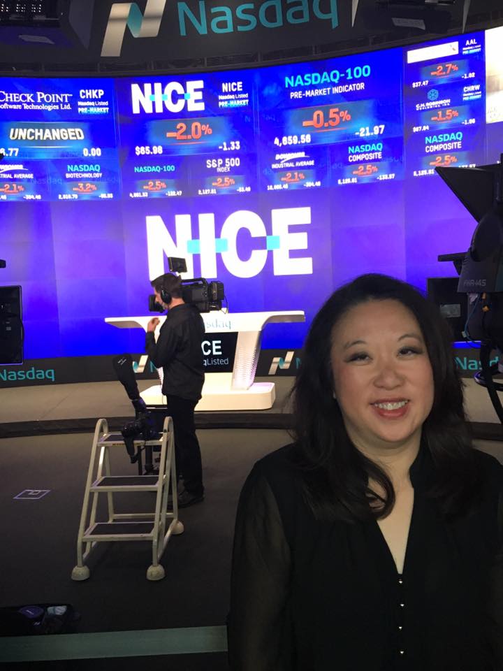 In America you can study whatever you want and have the freedom to speak your mind. You can visit the Statue of Liberty, go to opening bell at the NYSE and Nasdaq and meet other laudable immigrants like  @PreetBharara. 6/